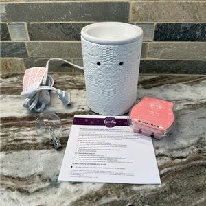 Scentsy "LACE” Premium White Full Size Wax Warmer~RARE~Has Never Been Used